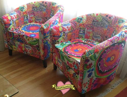 Pareja de sillones retapizados con mucho color para un cambio radical de estilo