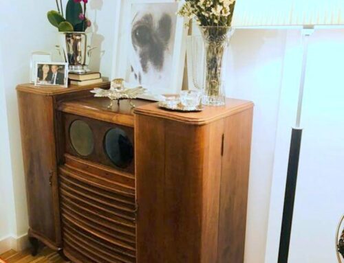 Restauración o lacado para un estilo de mueble-radio de los años 70