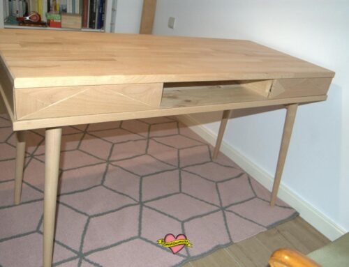 Construcción de escritorio mid century grandes dimensiones artesano de madera maciza